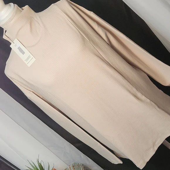 Lett Mock Neck Top - Picture 4 of 8